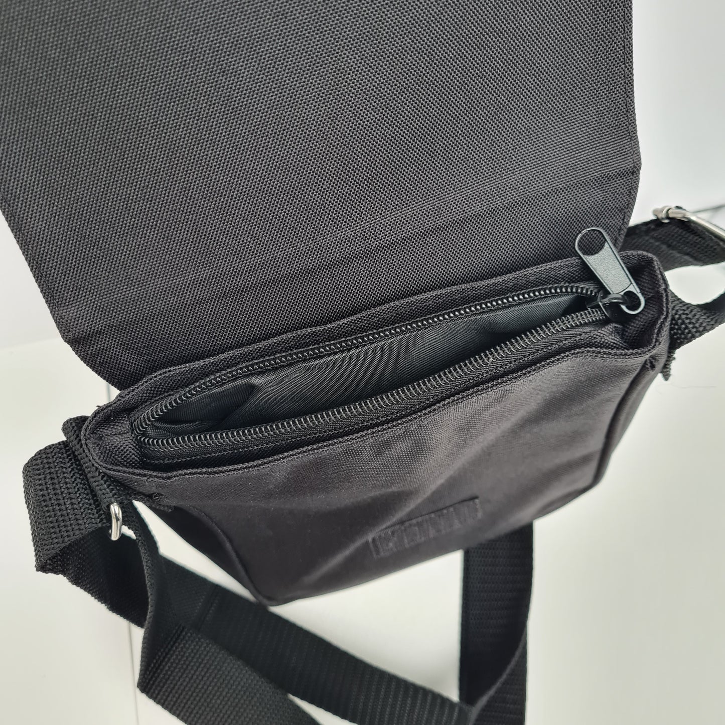 Schultertasche für Damen "Small" -Exklusivdesign von handgemaltem Bild "Lilie"