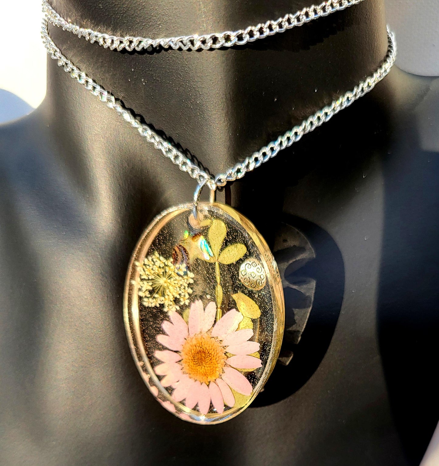 Mode-Schmuck "Resin-Dreams" Anhänger und Ohrstecker "Flowers in Rosé"